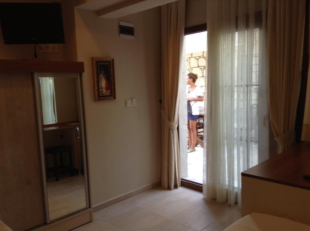 Golden Stone Butik Otel Çeşme Cameră foto